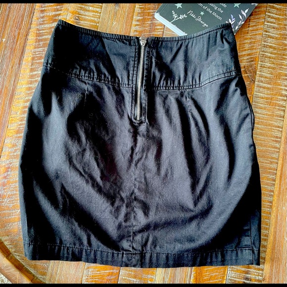 ROXY high waisted black mini skirt - Picture 2 of 3